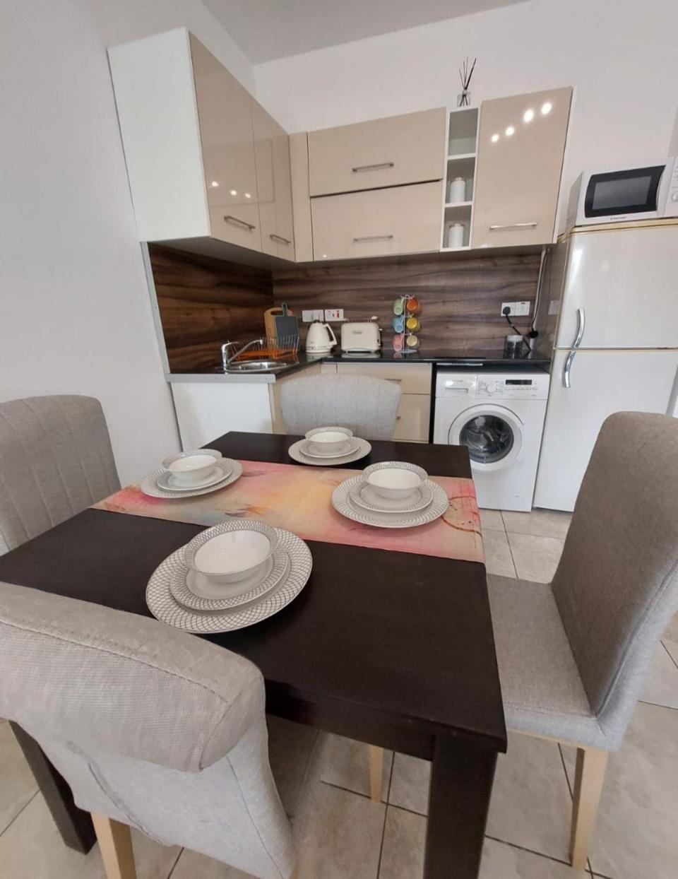 Joanne'S Cosy 1 Bdrm Apt بافوس المظهر الخارجي الصورة
